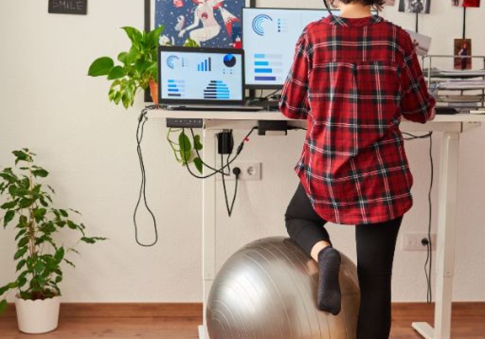 Adoptez les bonnes postures au travail : Un guide essentiel pour votre bien-être