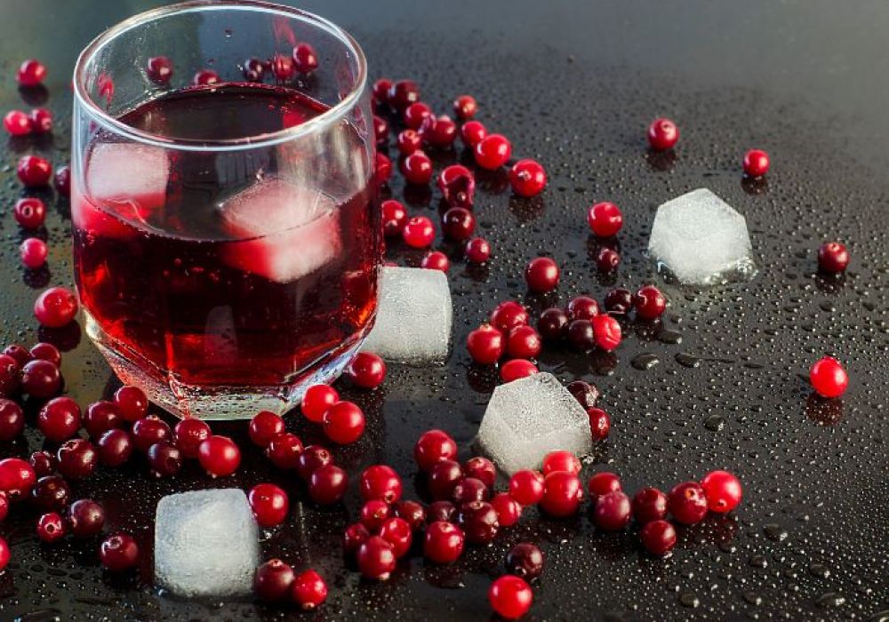 Comment le jus de canneberge bio peut améliorer votre santé digestive