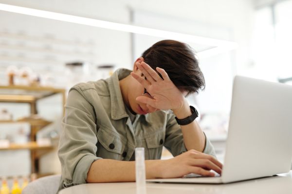 Comprendre la déshydratation : causes, symptômes et solutions