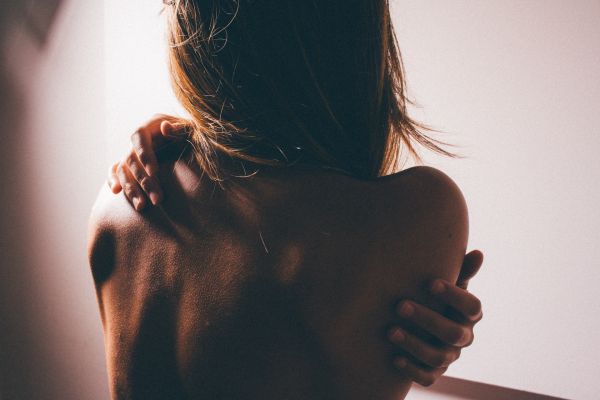Comprendre le psoriasis : symptômes et traitements
