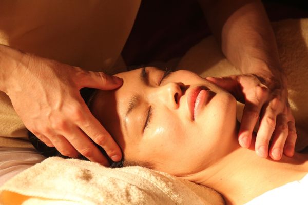 Découvrez le massage tantrique : une expérience sensorielle unique