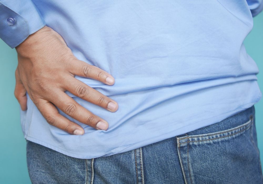 Douleur hanche nuit : les causes et les traitements