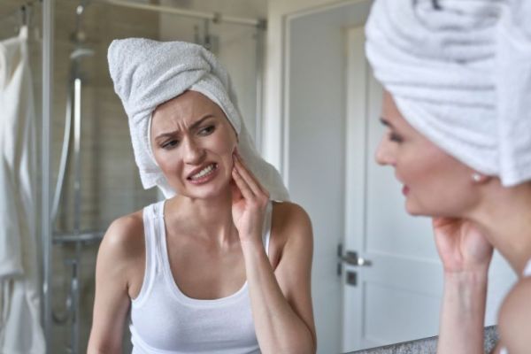 Grincement de dents : les professionnels à consulter pour traiter le bruxisme