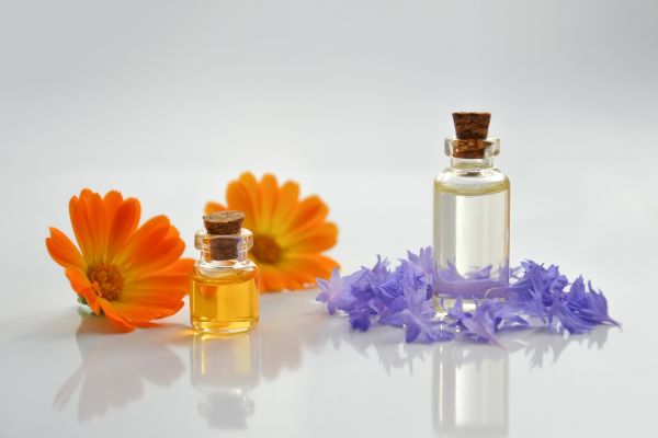 Huiles essentielles : comment les utiliser pour amliorer son sommeil ?