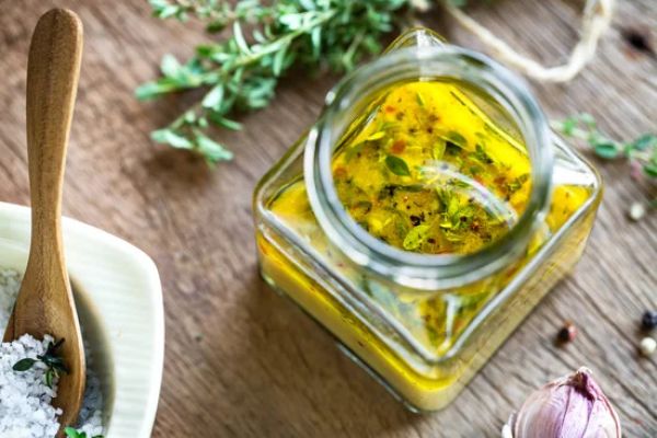 La Révolution des Vinaigrettes Régime: Allégez Votre Assiette avec Goût