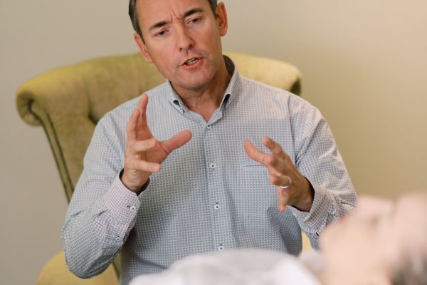 Le métier d'hypnopraticien : une profession au service du bien-être mental