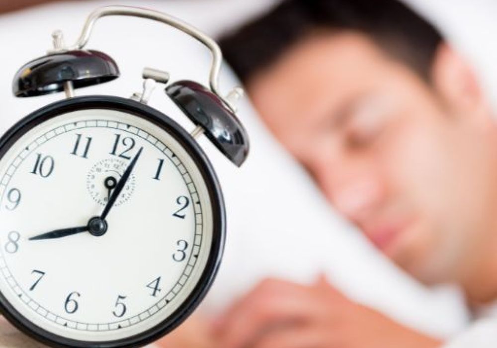Le mythe des 8 heures de sommeil : faut-il suivre cette règle pour une bonne santé ?