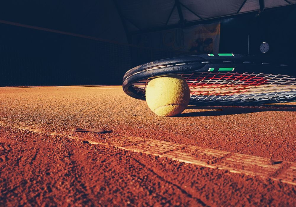 Quelle partie du corps muscle-t-on au tennis ?
